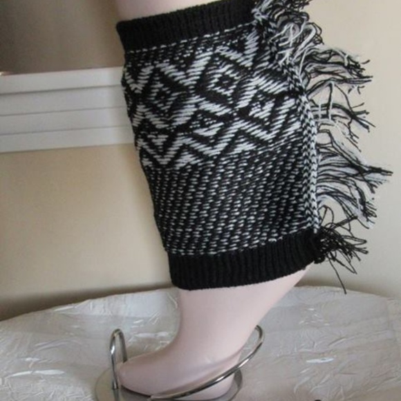 Short Leg Warmer Fring Wear over boots to decorate - Picture 4 of 4